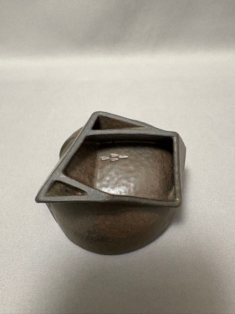 山下幾太郎　鉄黒プラチナ彩幾何ぐい呑