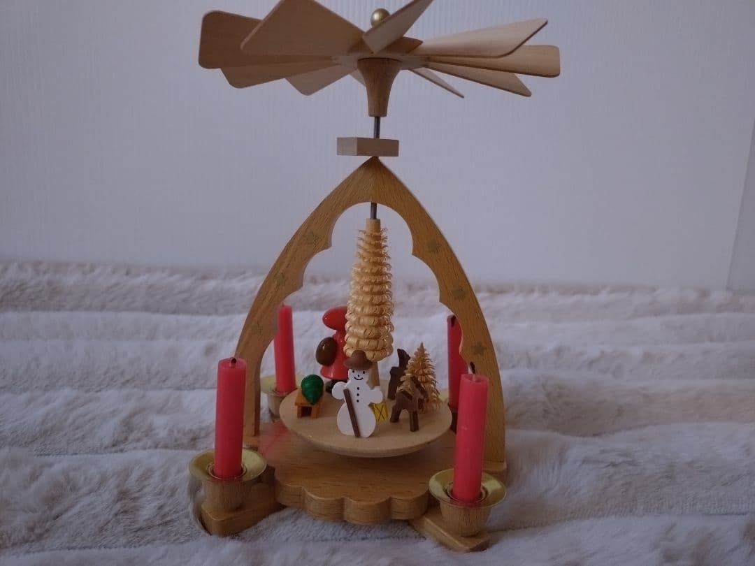 ザイフェン　木製クリスマスピラミッド 再入荷して来たものから 色々ごちゃ混ぜでアップしています。 新入荷の