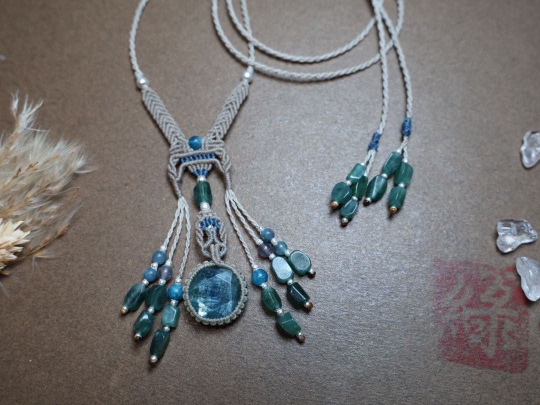 バイカラーカイヤナイト 翡翠 マクラメ ネックレス - メルカリ