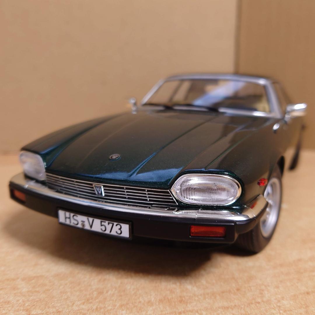 1/18 ジャガーXJ-S 5.3H.E. クーペ 1982 グリーンメタリック