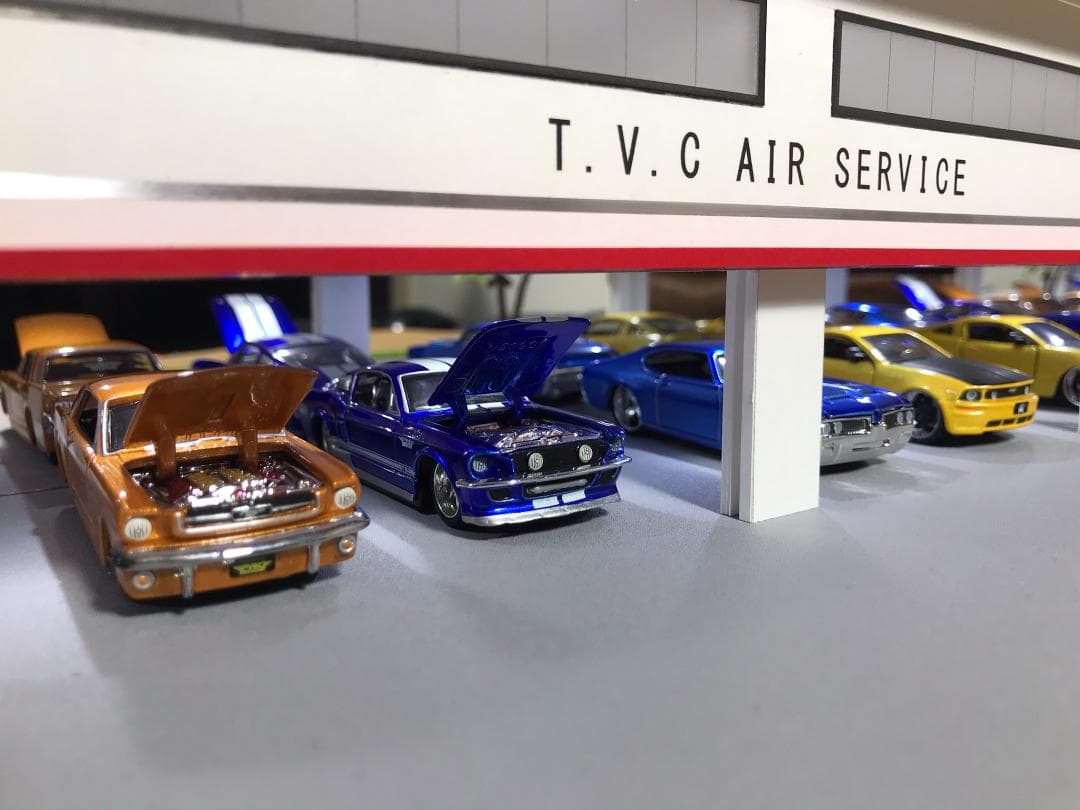 ミニカー専用ジオラマ：1/64 世田谷ベースタイプガレージ