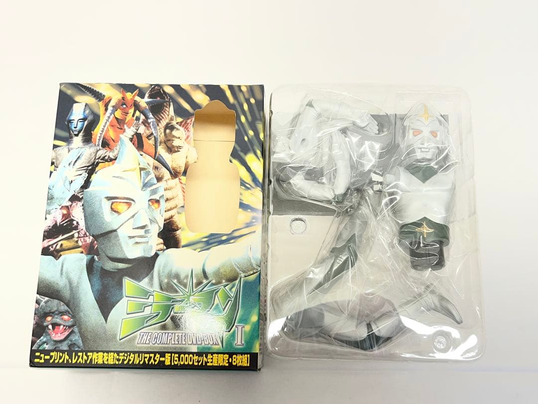 【レア】ミラーマン　フィギュア　5000セット限定 スペクトルマン、ミラーマンの可動フィギュア「HAF」が再販