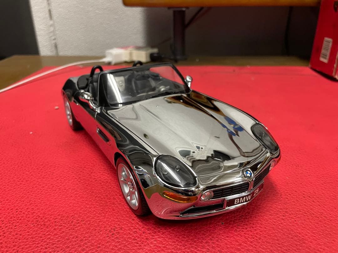 京商　BMW Z8 クロームメッキ Steve Jobs' former BMW Z8 heading to auction