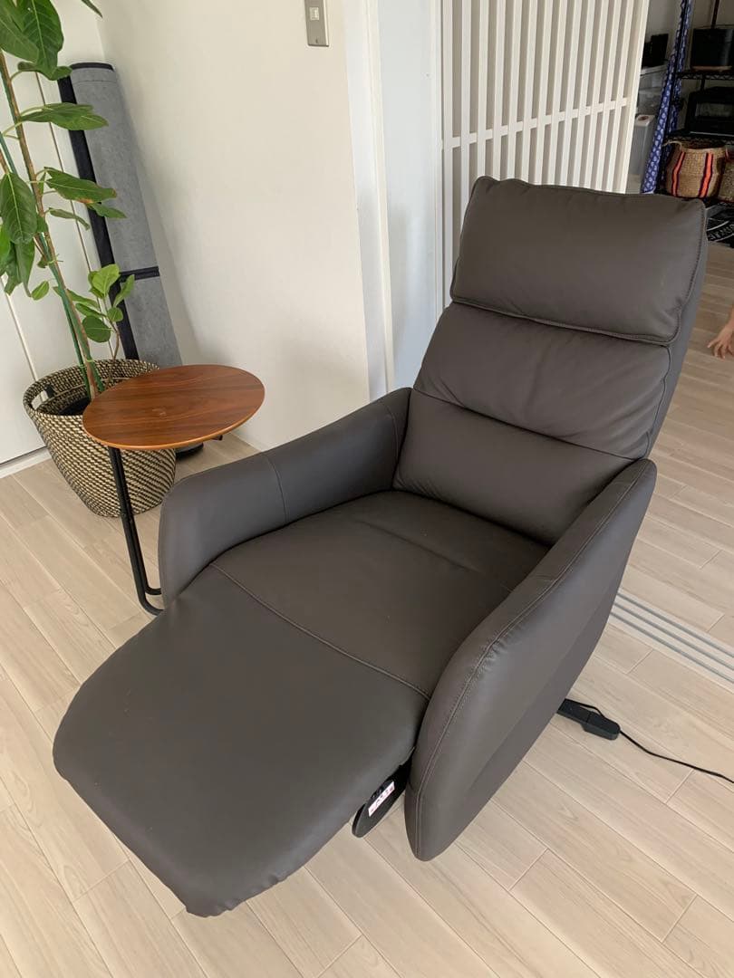 ニトリ 電動リクライニングパーソナルチェア LE01 ニトリ（NITORI） 電動リクライニングパーソナルチェアテーブルセット