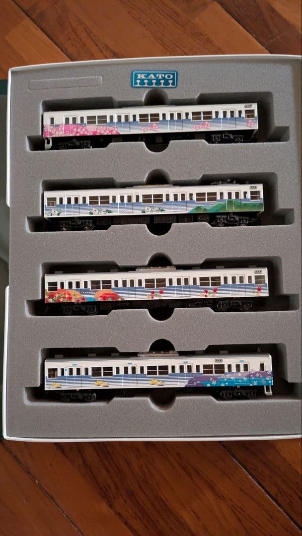 KATOラウンドハウス201系四季彩色 新塗装4両セット室内灯付き mqdefault.jpg