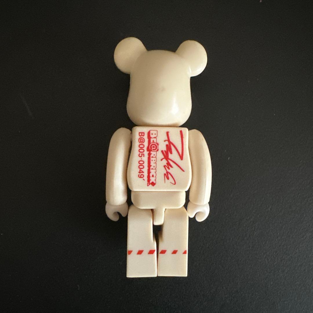 be@rbrick futura 100% ベアブリック フューチュラ - メルカリ