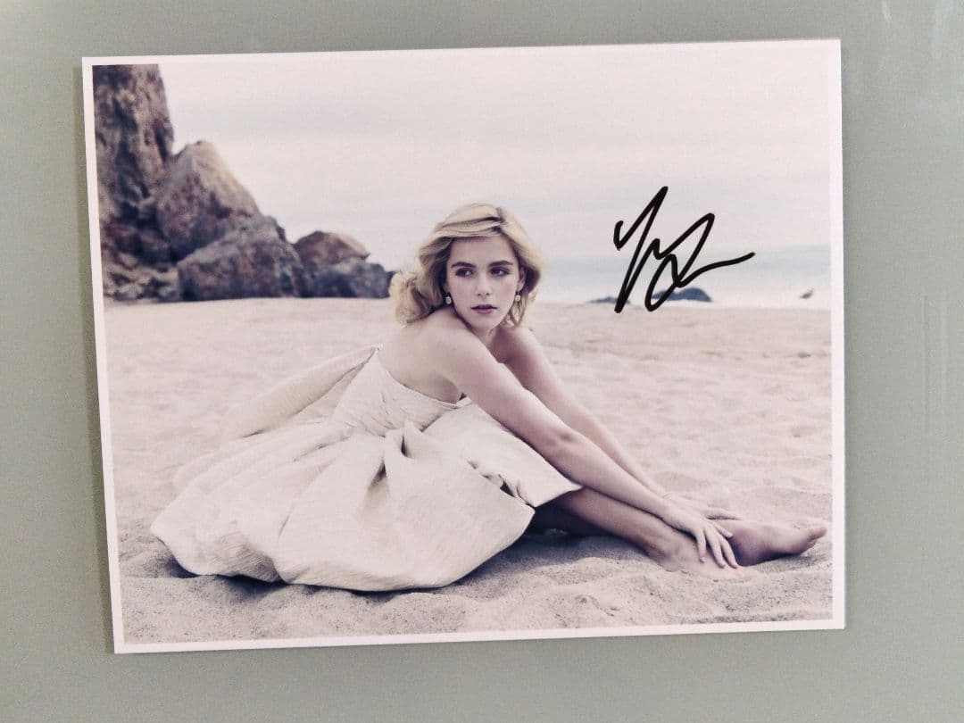 キーナン・シプカ直筆サイン入り超大型写真…サブリナ - メルカリ