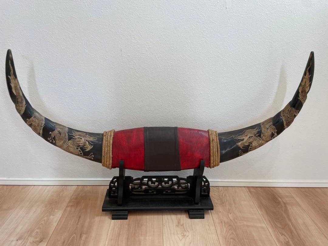 牛の角 約90センチ 龍 オブジェ 飾り インテリア 水牛 - メルカリ