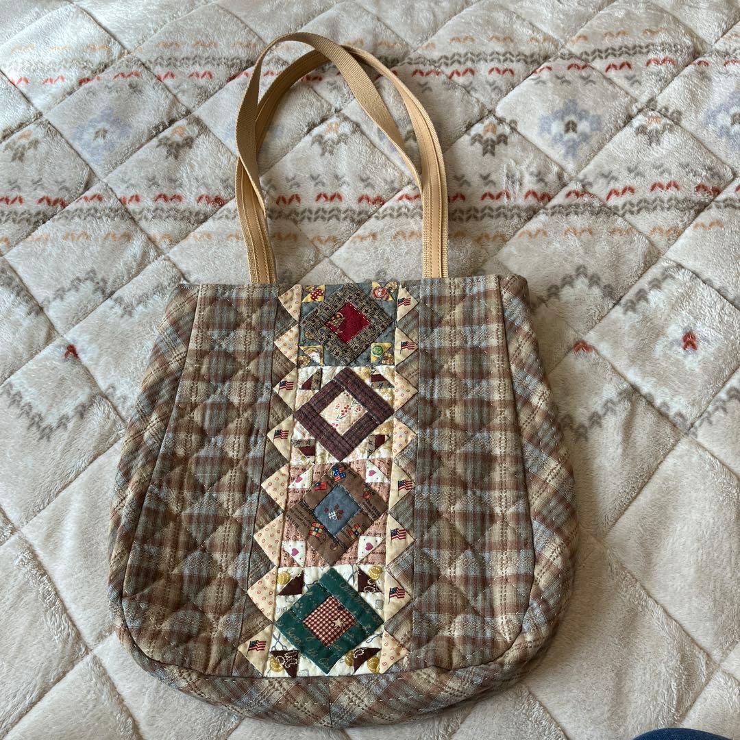 キルティングパッチワークトートバッグ カンタ刺繍パッチワークキルトのトートバッグ【Lサイズ/L】 | iichi