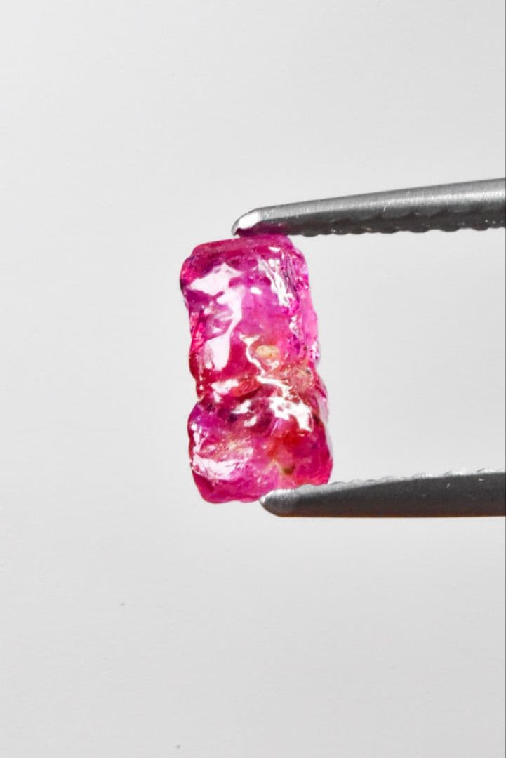 ミャンマーモゴック産 ルビー原石01 ガチャ ミャンマー モゴック産 ルビー 原石 | ぼっちの石屋 moon×noon®︎