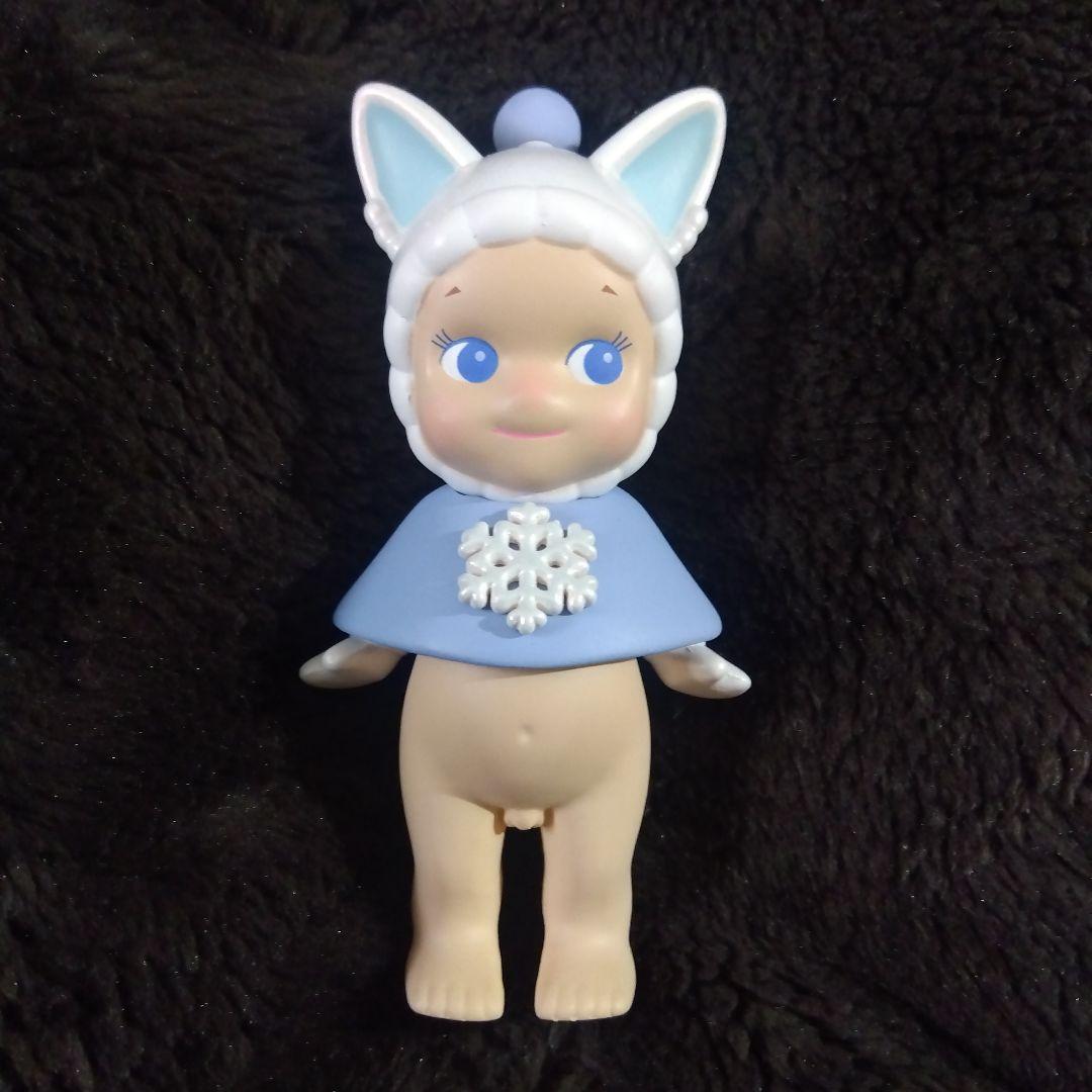 ソニーエンジェル　ウィンターワンダーランド シークレット　雪の妖精キツネ 粉雪が舞う幻想的なソニーエンジェルの冬景色「Sonny Angel mini