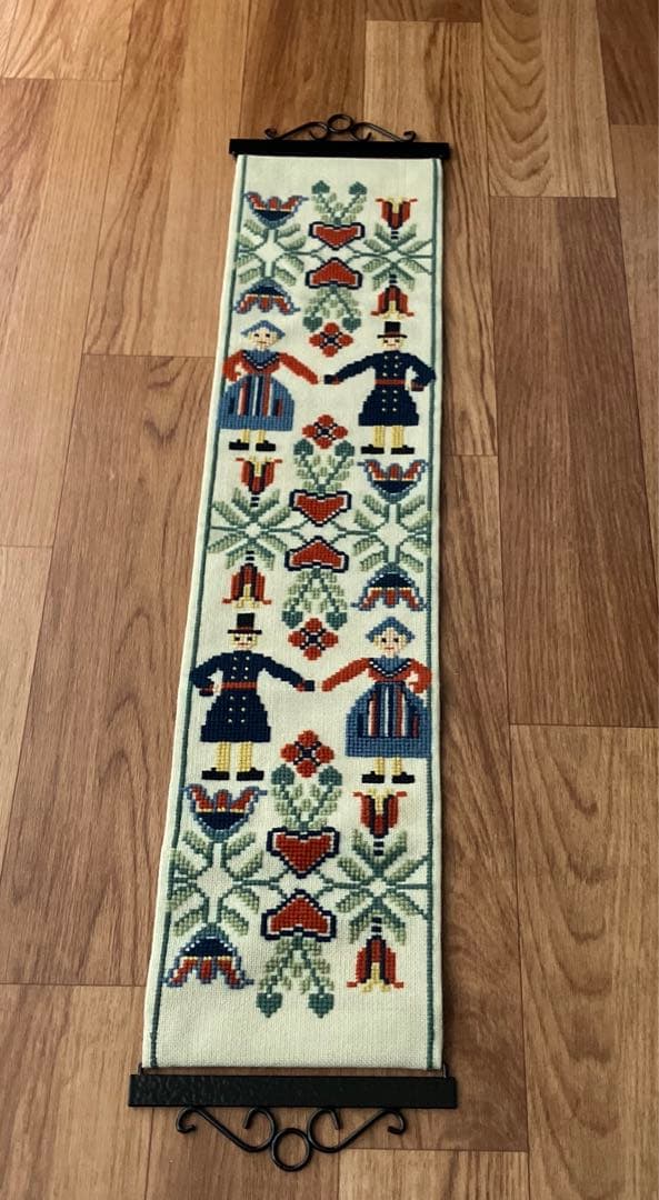 北欧ビンテージ　北欧刺繍　大型タペストリー 北欧ビンテージ 北欧刺繍 大型タペストリー - メルカリ