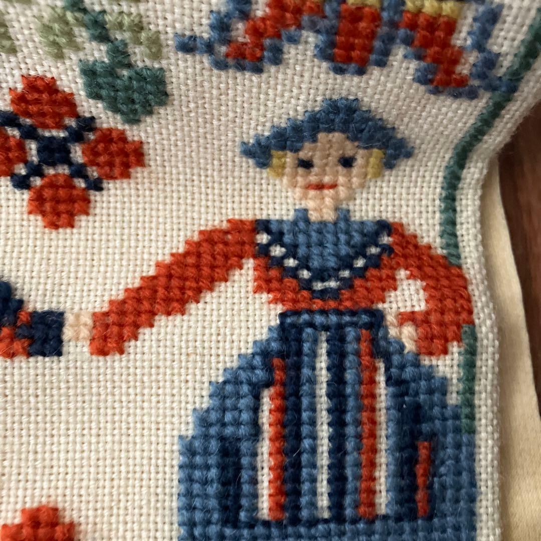 北欧ビンテージ 北欧刺繍 大型タペストリー - メルカリ
