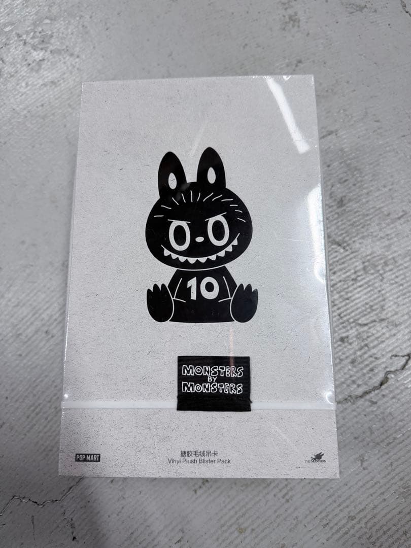 THE MONSTERS LABUBU 10周年記念展限定ぬいぐるみ - メルカリ