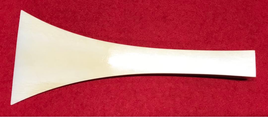 三味線撥104天然素材マンモス/三味線/弦楽器/バチ 三味線撥(三味線バチ) 白象 津軽用 【15号 白】 重さ150g 練習用