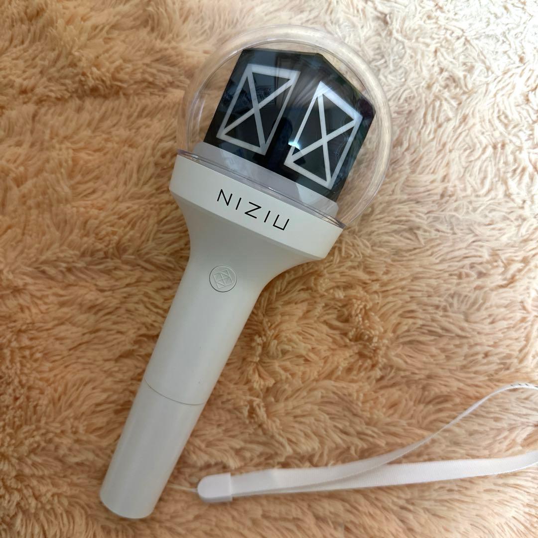NiziU ペンライト - メルカリ