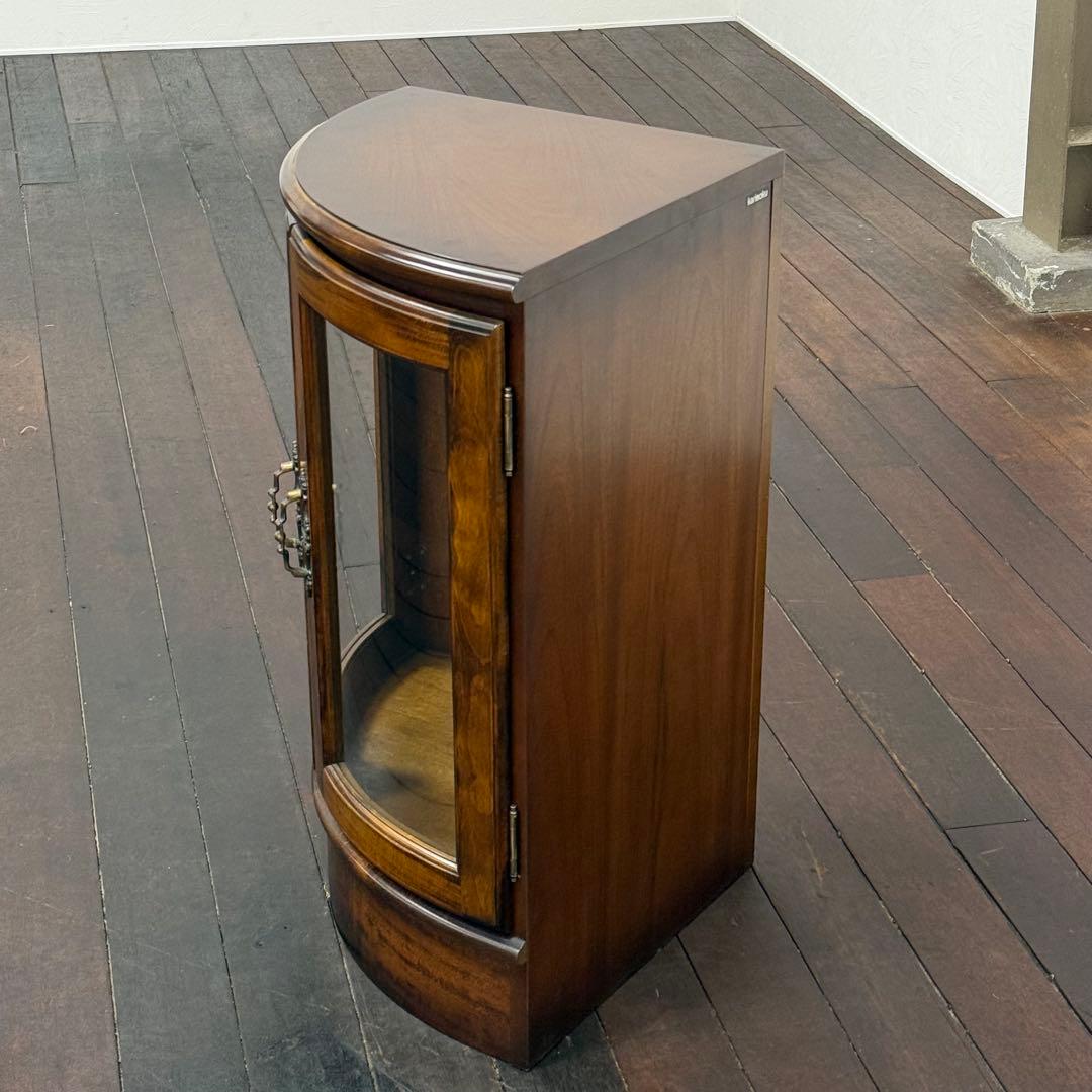 H21K20c カリモク コロニアル ガラスコーナーキャビネット - メルカリ