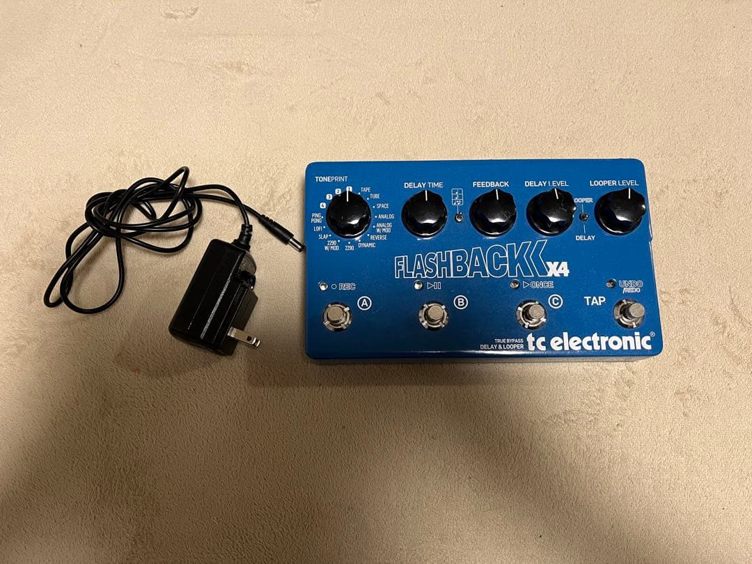 ラジオコントロール TOYOTAHILUX4WDセミデラコン スケール1/20