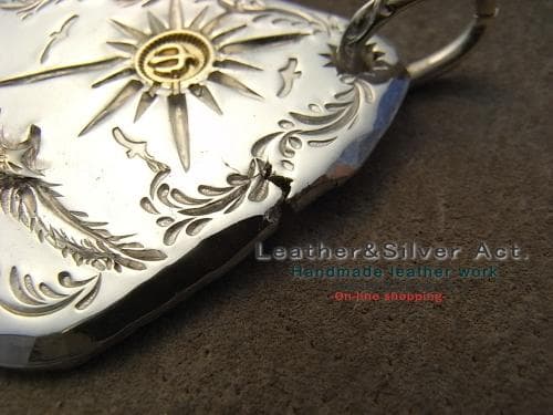 ハンドメイド 永遠の幸福 手彫イーグルペンダントトップ ゴールドk18