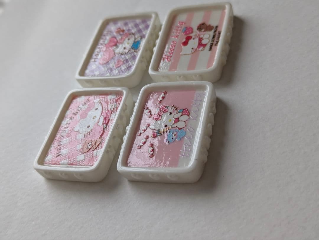 ハローキティ お皿4個セット - メルカリ