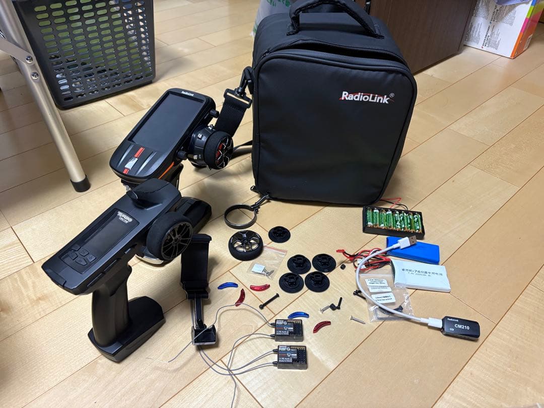 RadioLink RC8X チャンネル送信機　受信機2個 Radiolink RC8X 2.4Gプロポ ジャイロ内蔵受信機 RC カー ボート用 R8FG