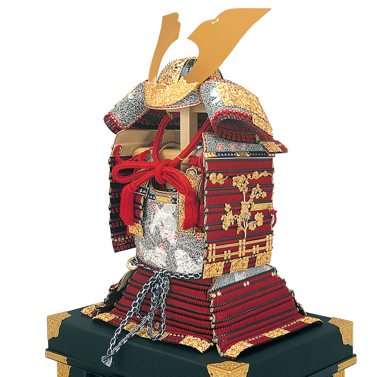 奉納之鎧兜｜菊一文字之大鎧・兜 - 公式サイト｜鈴甲子雄山・平安道斎